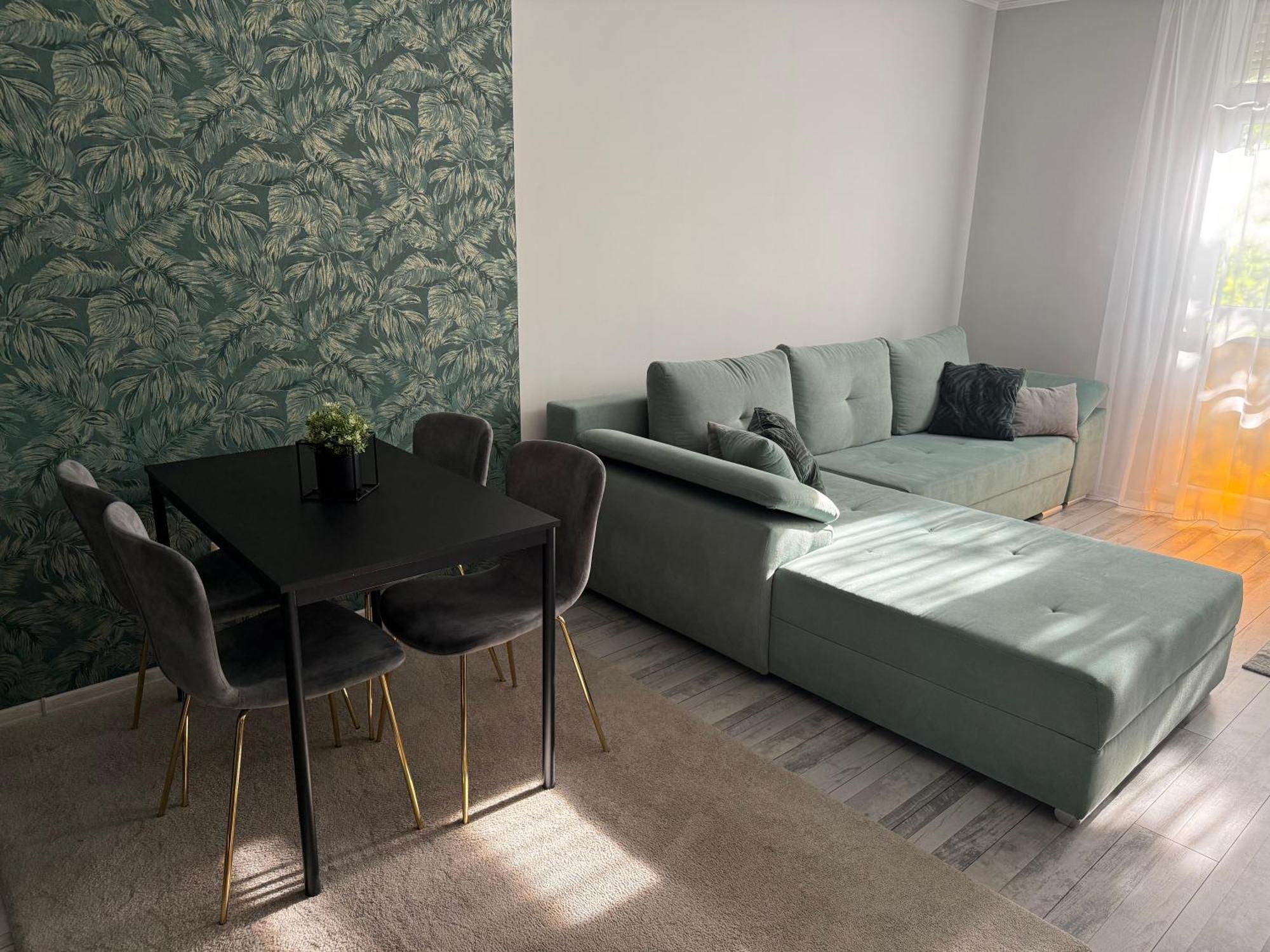 Apartment Boulevard *